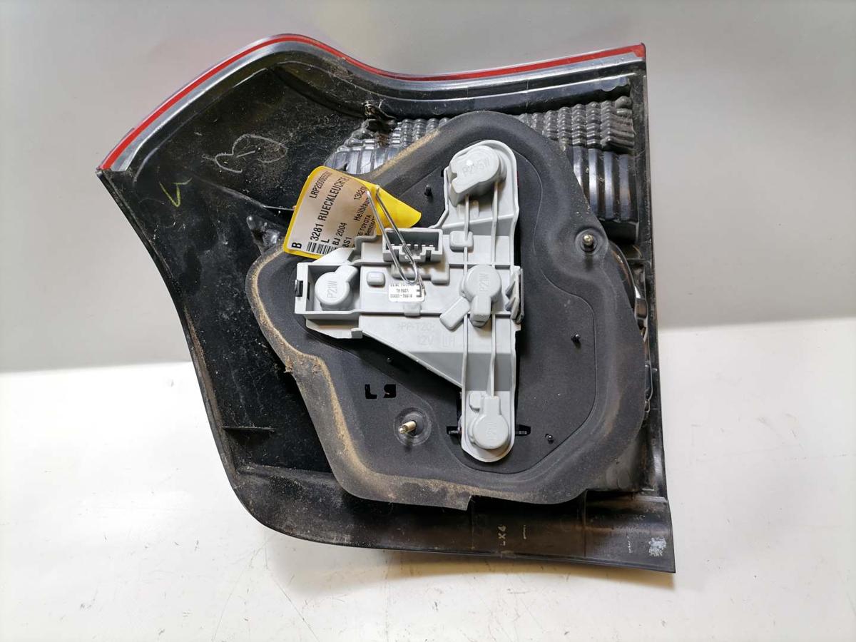 Toyota Corolla E12 original Rücklicht Rückleuchte Schlussleuchte rechts Fließheck Bj.2004